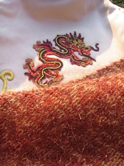 Dragon_scarf_close_up